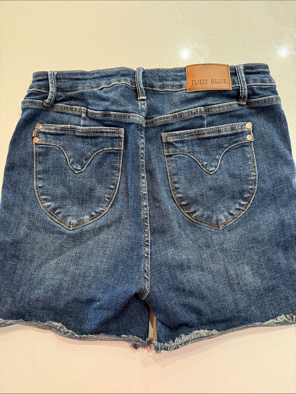 Judy Blue Blue Frayed Hem Denim Shorts Size XL - Picture 3 of 8